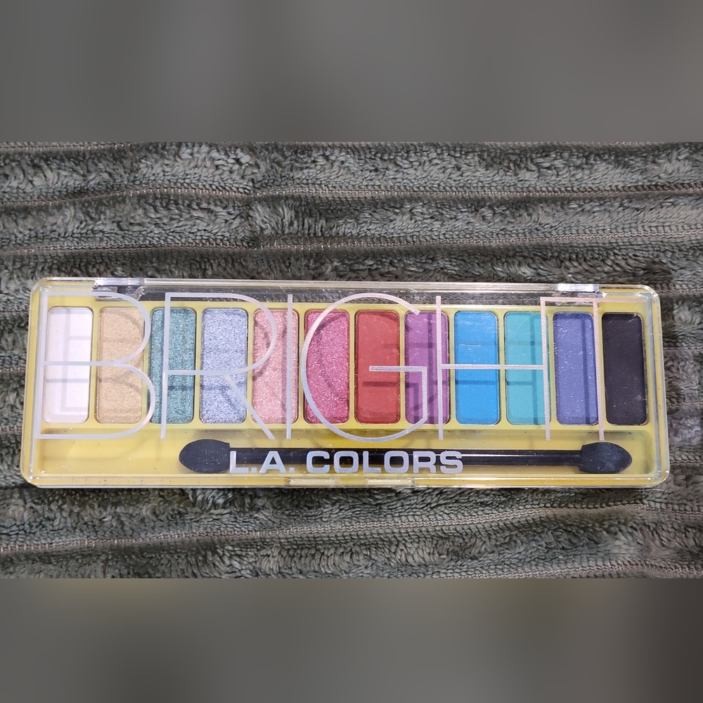 NEW! LA COLORS Eyeshadow Palette